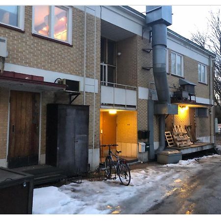 Yksio Kilometri Jokirannasta Forilta Apartment Turku Ngoại thất bức ảnh