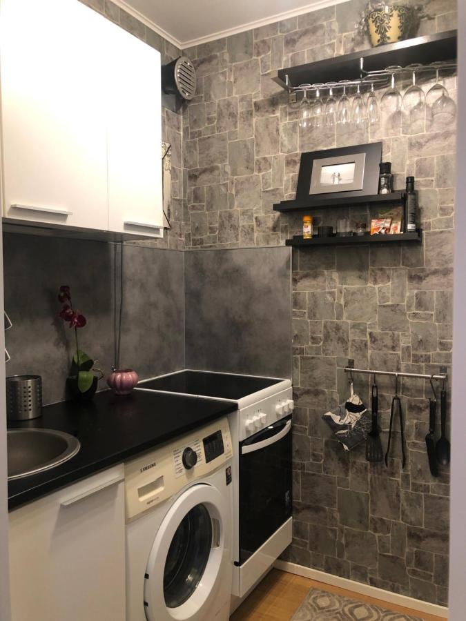 Yksio Kilometri Jokirannasta Forilta Apartment Turku Ngoại thất bức ảnh