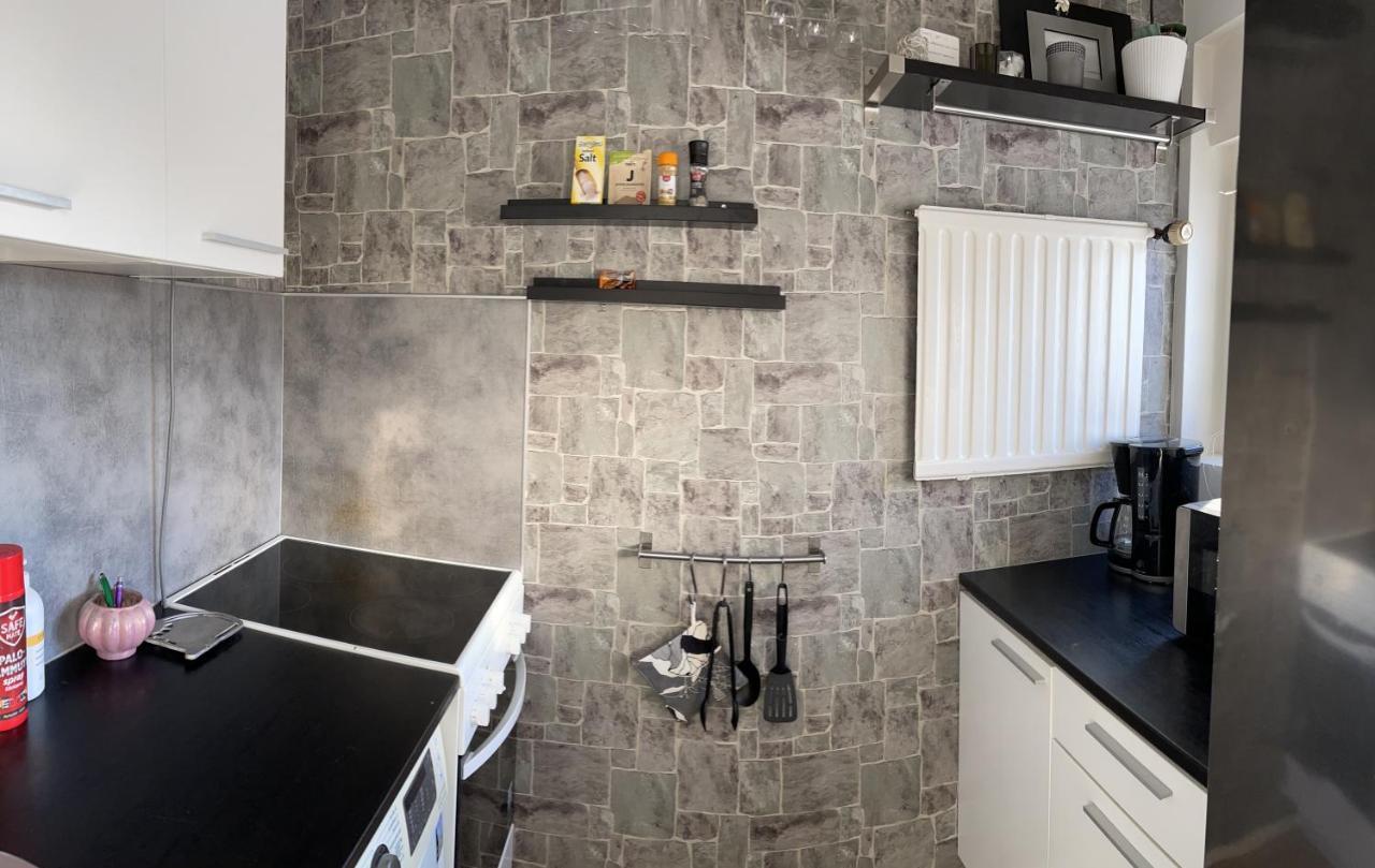Yksio Kilometri Jokirannasta Forilta Apartment Turku Ngoại thất bức ảnh