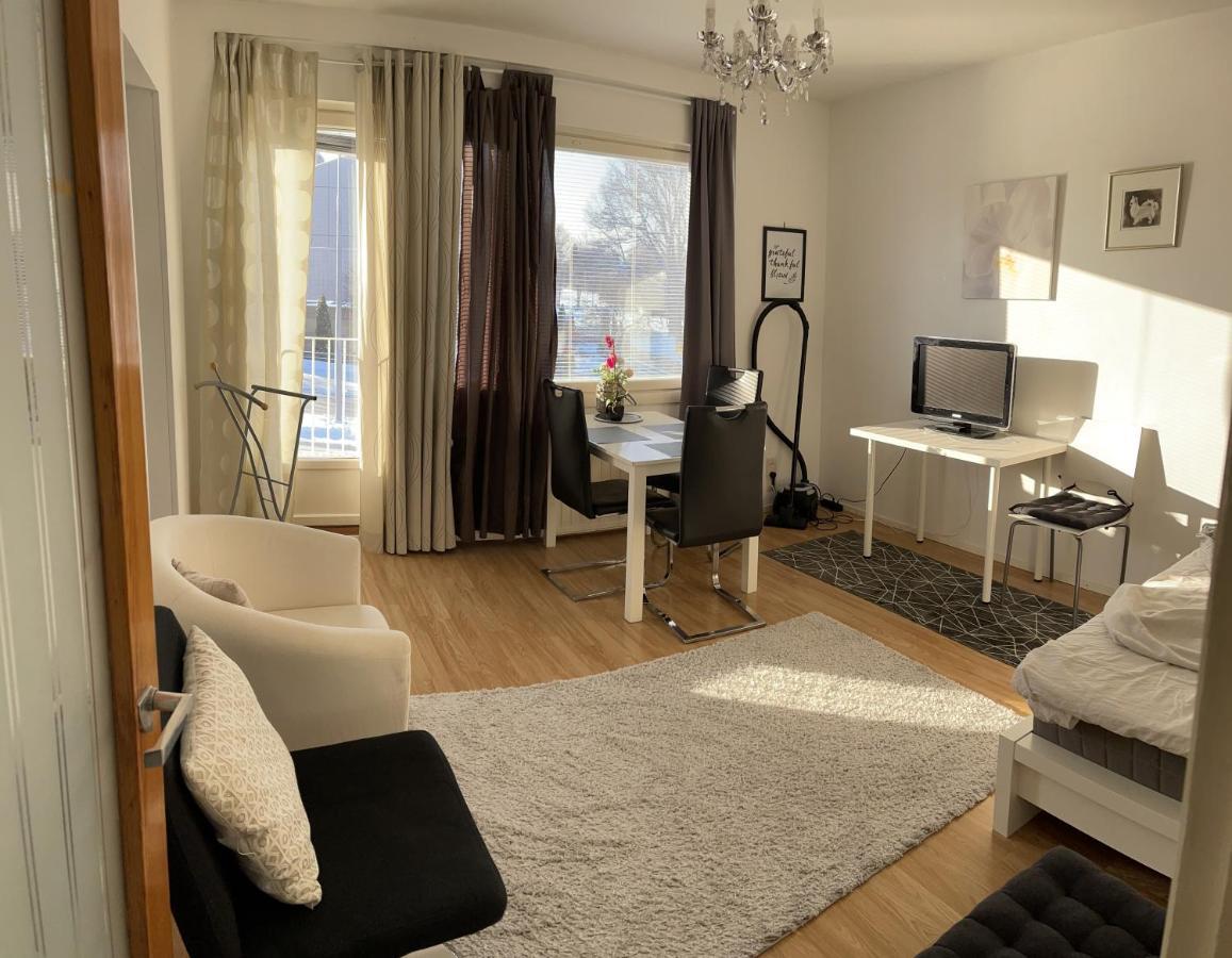 Yksio Kilometri Jokirannasta Forilta Apartment Turku Ngoại thất bức ảnh
